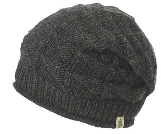 A black Wave Slouch with a knitted pattern from organic cotton.